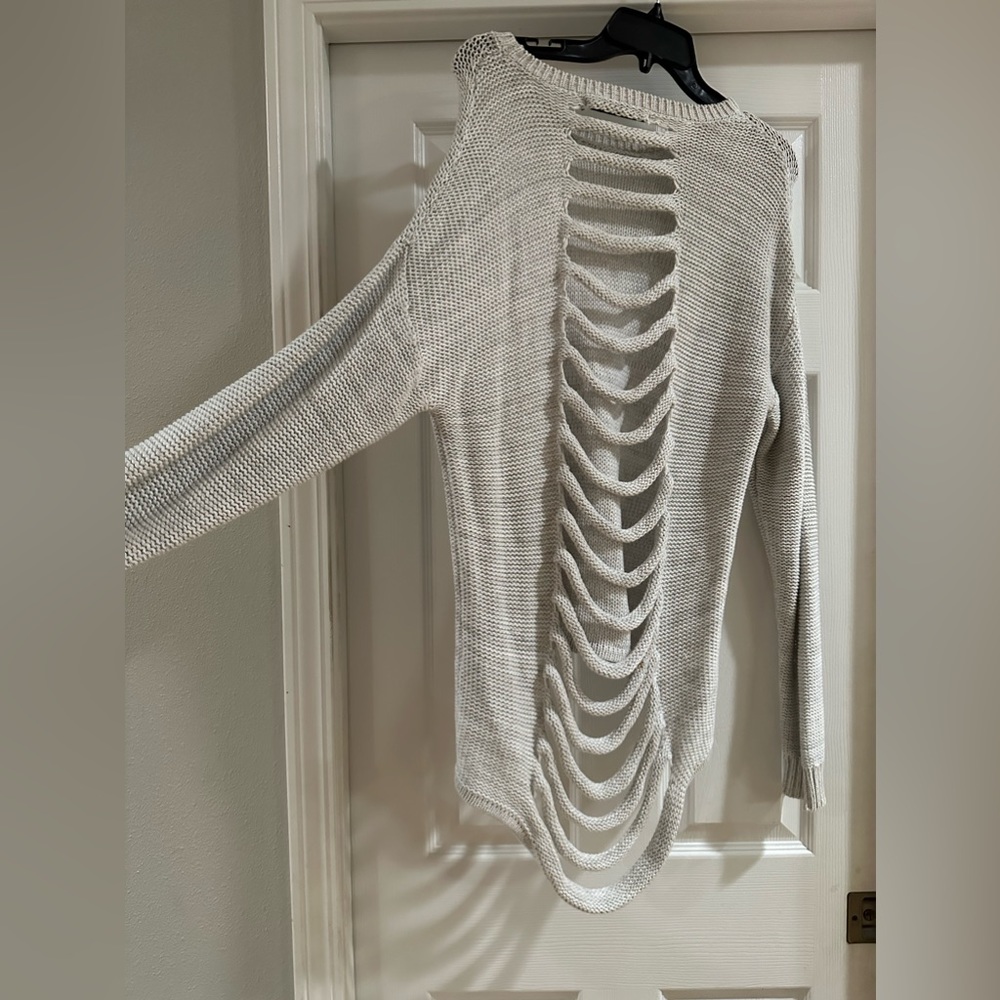Harper lane Olie distressed back, light grey sweater.